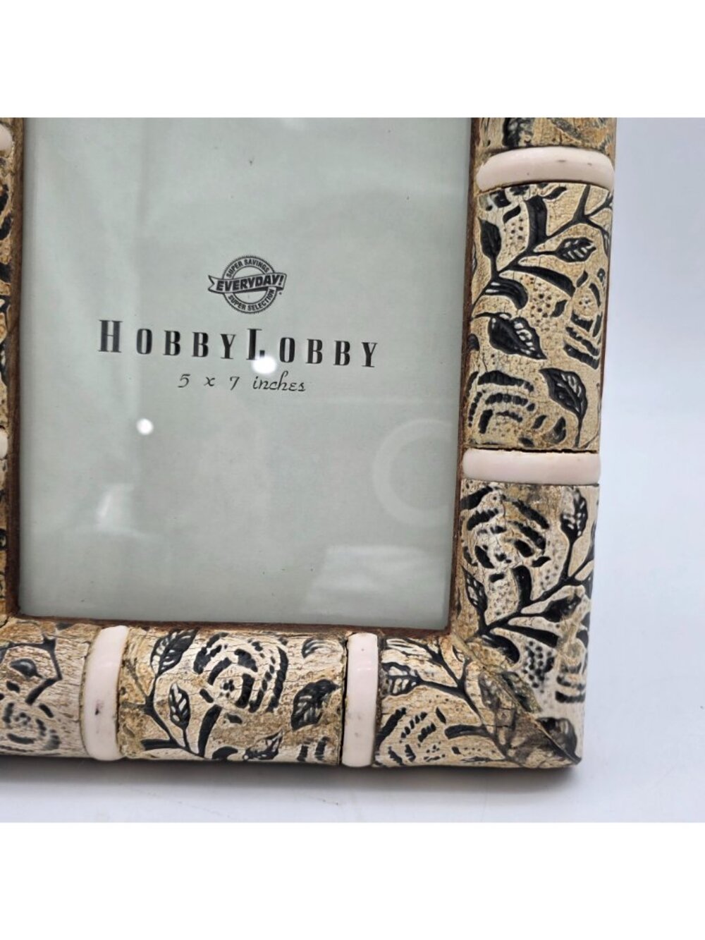 5x7 Picture Frame Floral Design Beige & Black Distressed Finish Tabletop - Picture 4 of 10